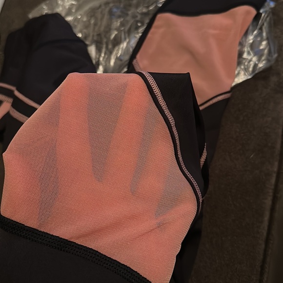 Athleta Ultimate Stash Pocket Ignite 7/8 Tight Legging - Picture 6 of 8